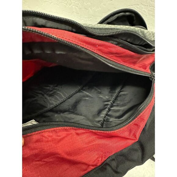 Red Polyester Sling Bag Backpack Multiple Compartments Mesh Pockets - Picture 5 of 8